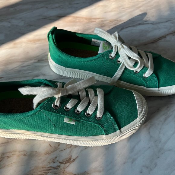 Cariuma Shoes - Cariuma Green Tennis Shoes